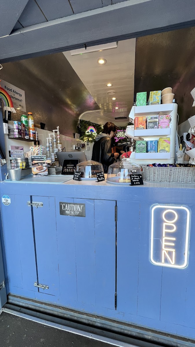 Golden Fords - Coffee & Candles