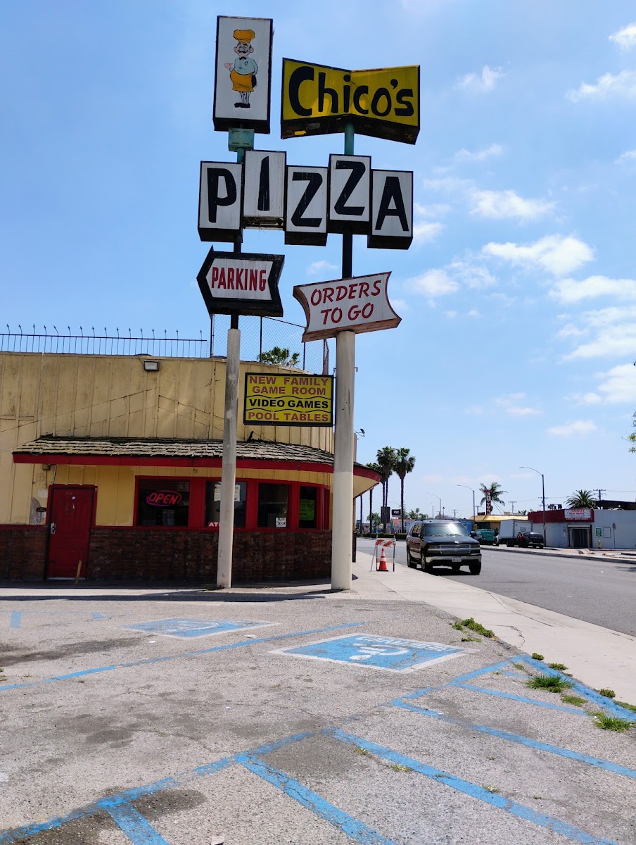 Chico's Pizza Parlor