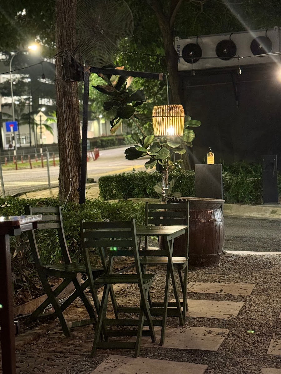 Belakang Bus Cafe x PitboyBBQ