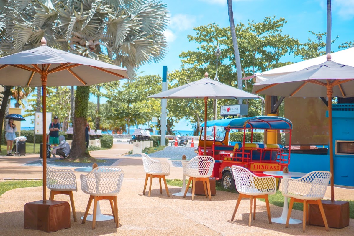 Cafe Studio Karon Beach