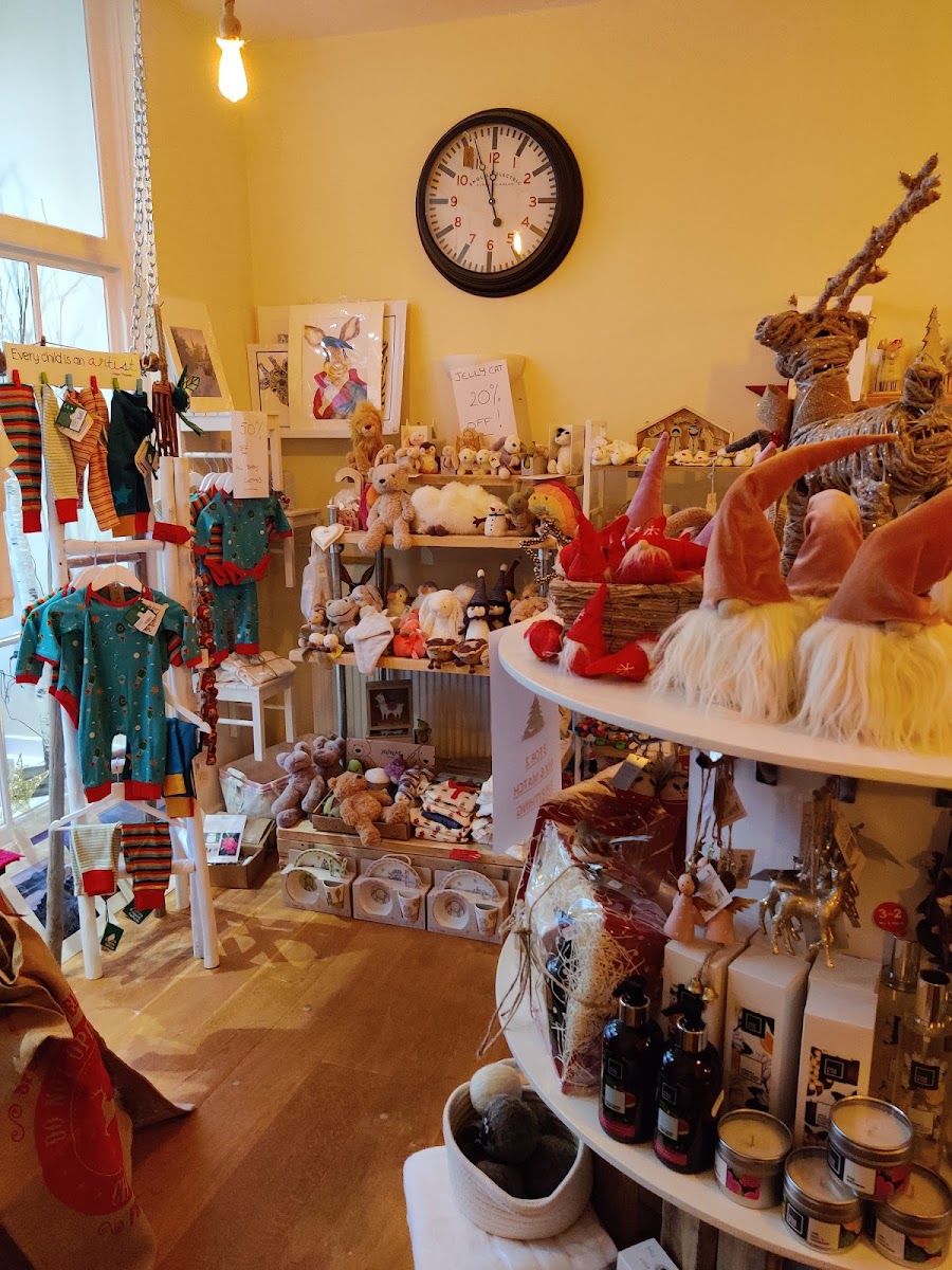 Two Doves Cafe & Gift Shop