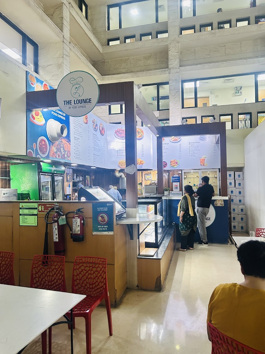 Cafe Express Max hospital Patparganj