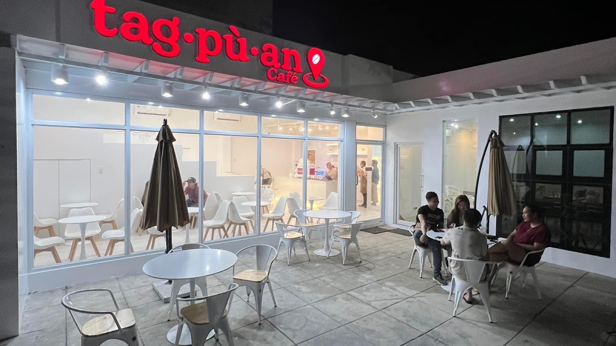 Tagpùan Café