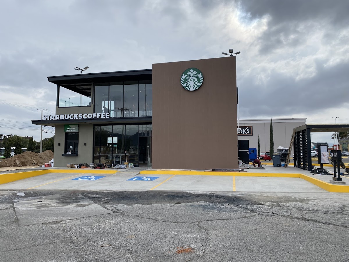 Starbucks Drive Thru Plaza Del Valle