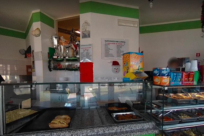 Tutti Pazzi Per La Pizza...rosticceria..tavola calda...gastronomia...