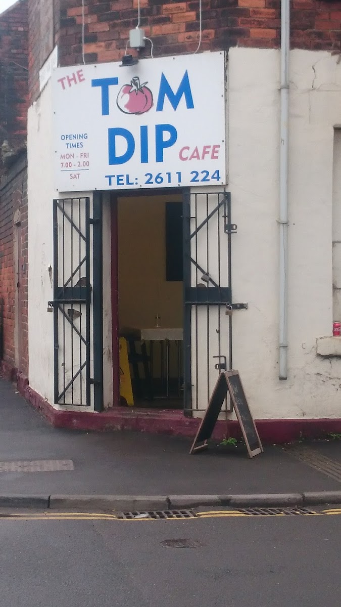 Tom Dip Cafe