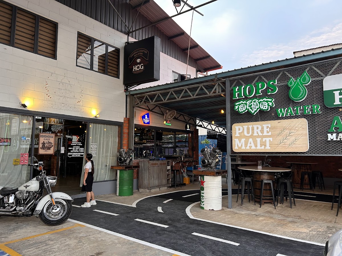 The Pitstop - Casual Dining KK