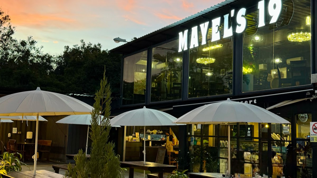 MAYEL'S 19 Cafe & Dessert