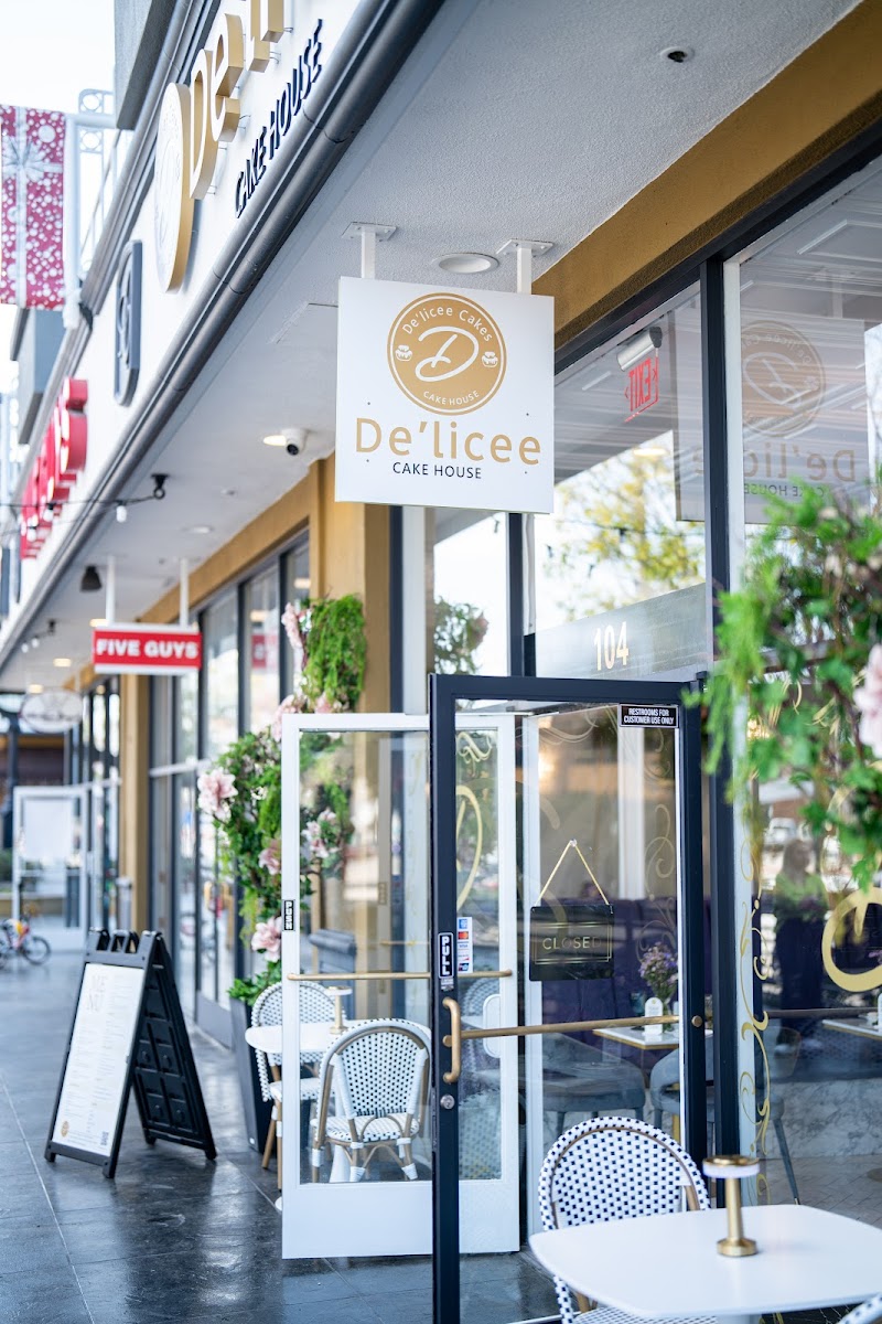 Delicee Cafe & Cake House