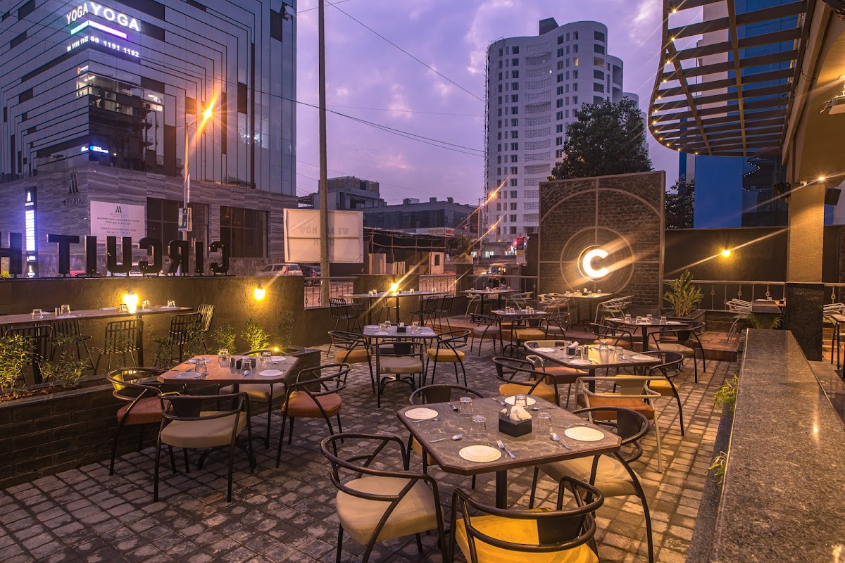 Circuit House - Balewadi High Street