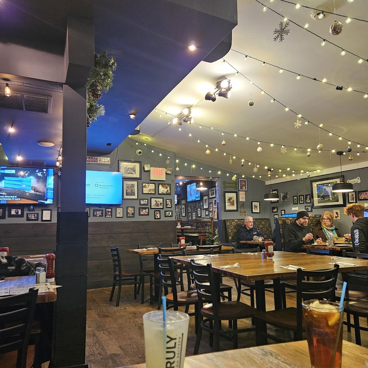 Bulldogs Bar & Grill