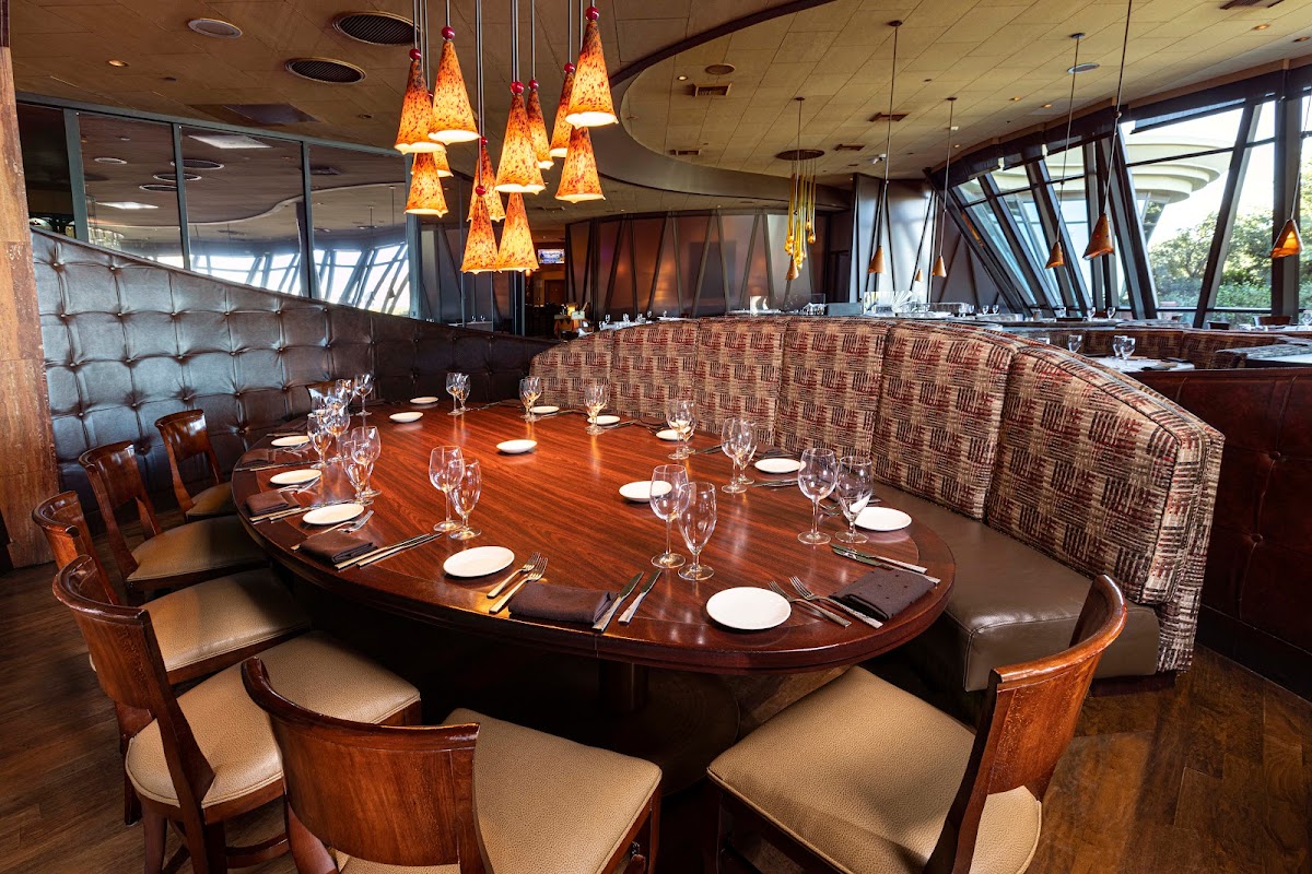 Panevino Italian Grille & Deli Café