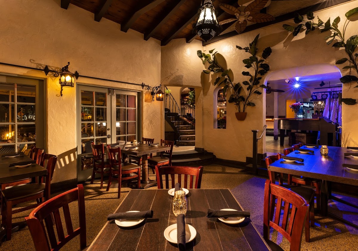 Casablanca Cafe - FL 33304