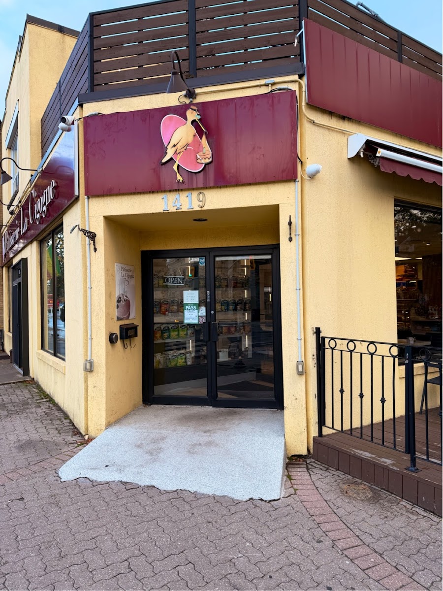 Patisserie La Cigogne - ON M4J 1N3