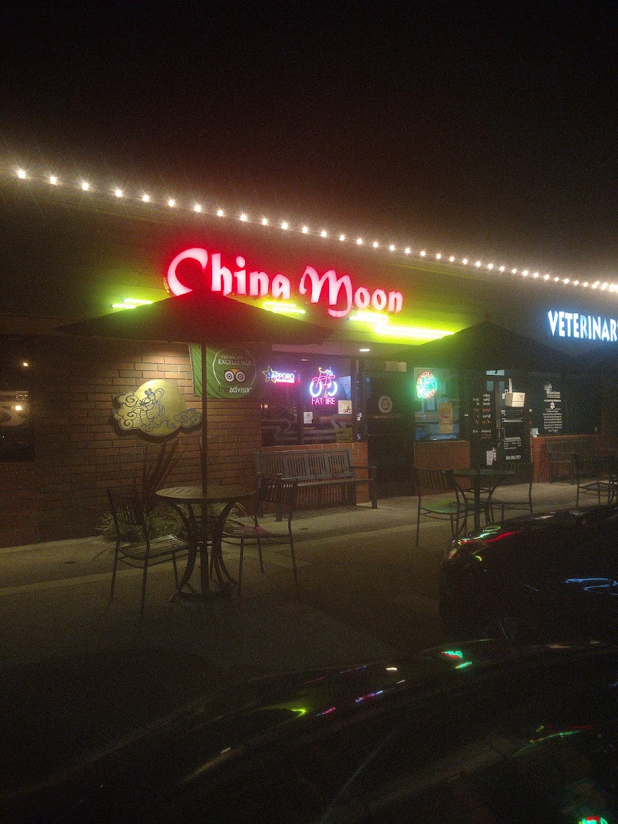 China Moon - CA 92677