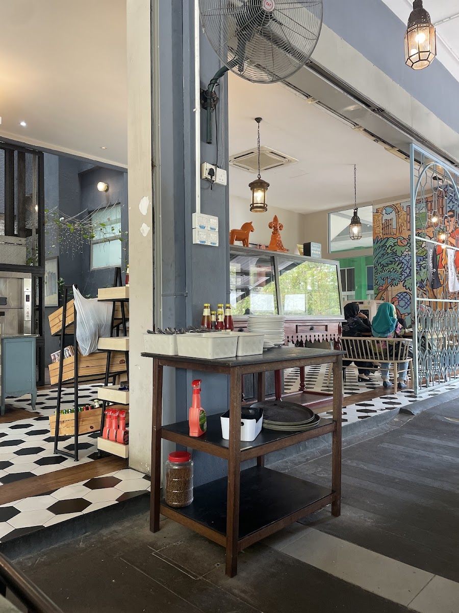 Mozer's @ Bukit Jelutong