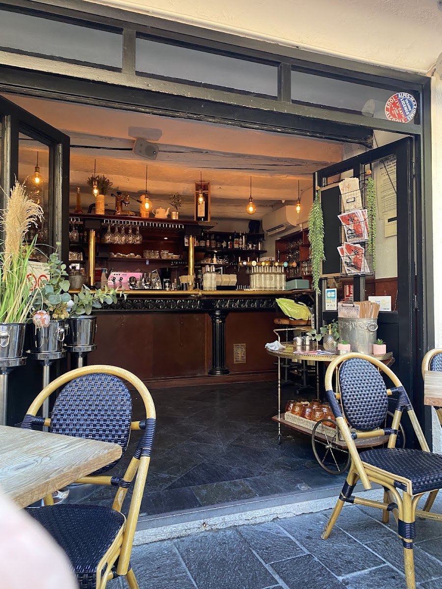 Mistinguett cafe Brasserie Comptoir