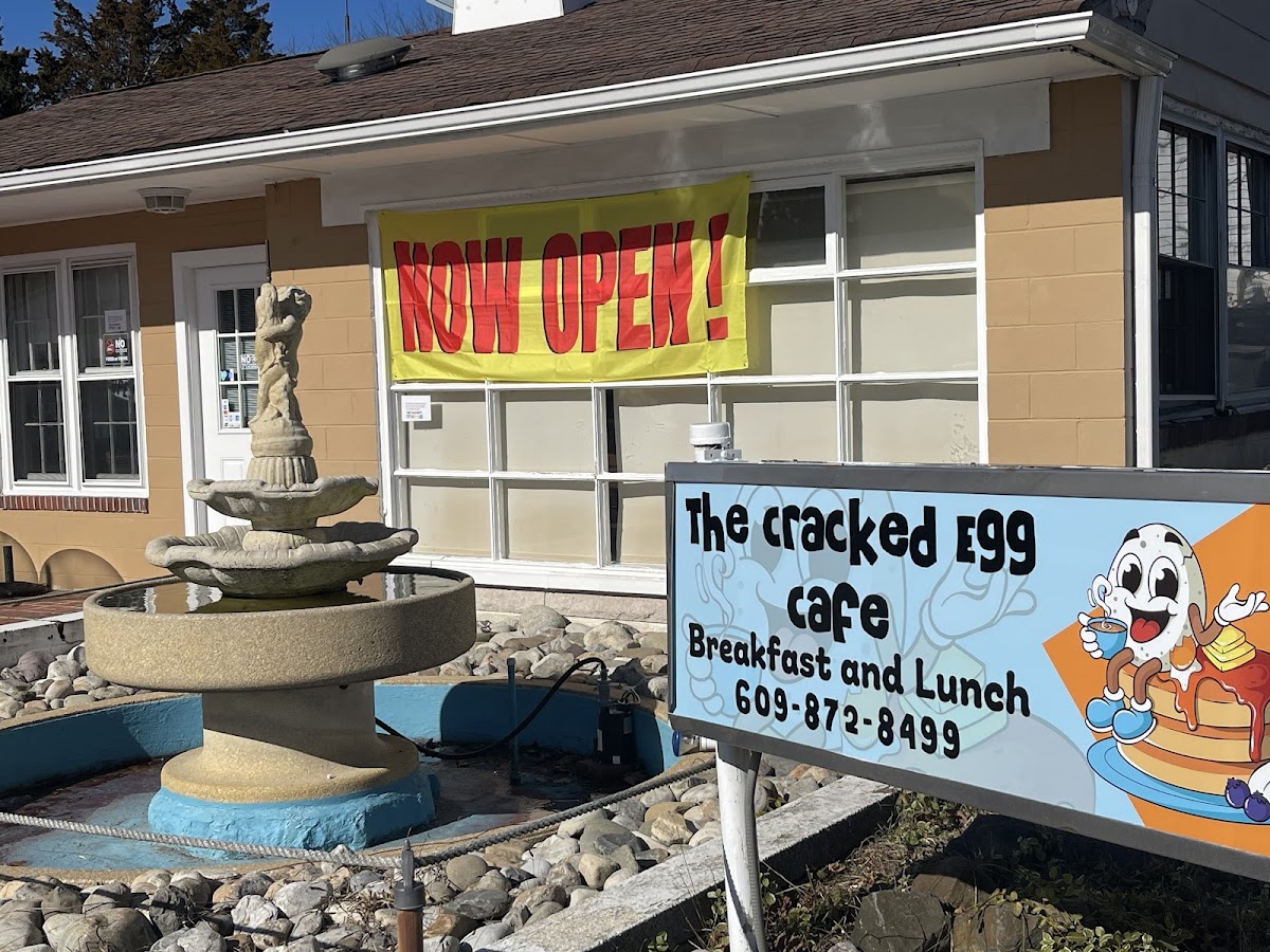 The Cracked Egg Cafe