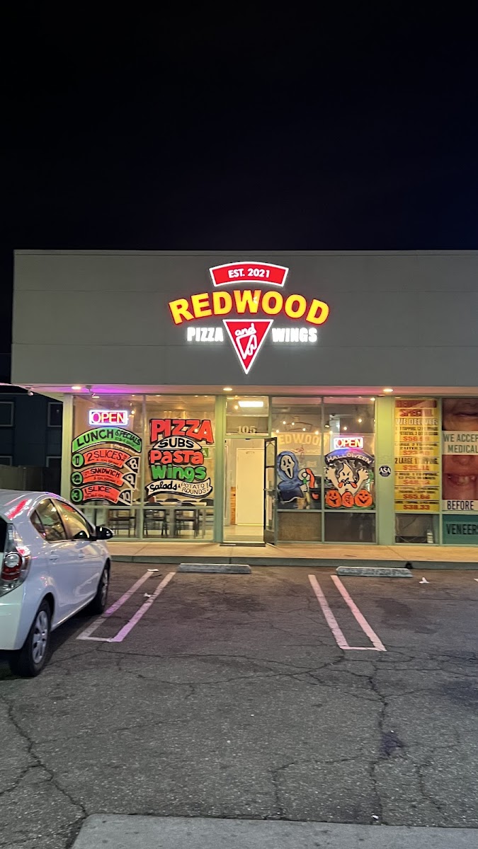 Redwood Pizza and Wings