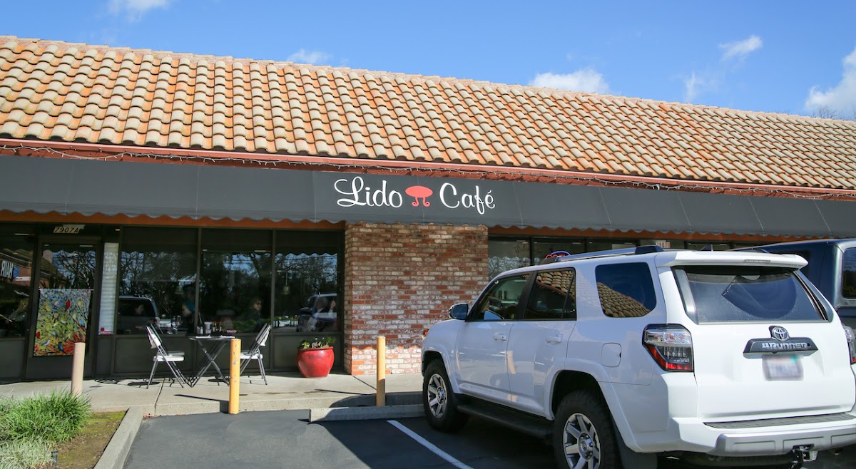 Lido Café and Bakery