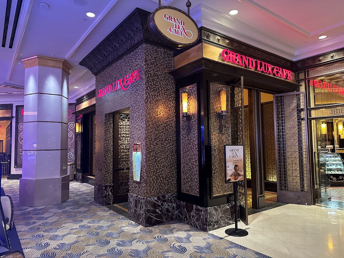 Grand Lux Cafe