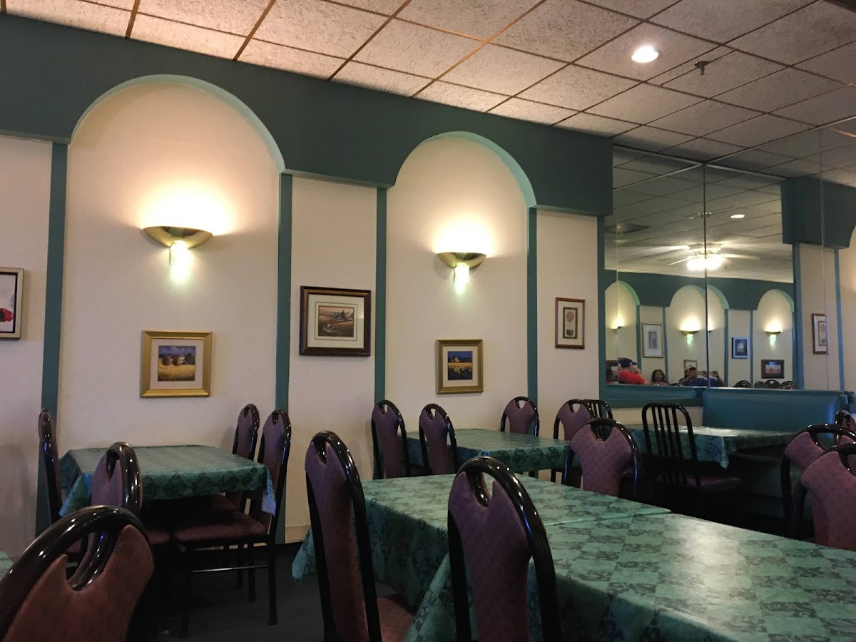 Tong's Hunan Restaurant