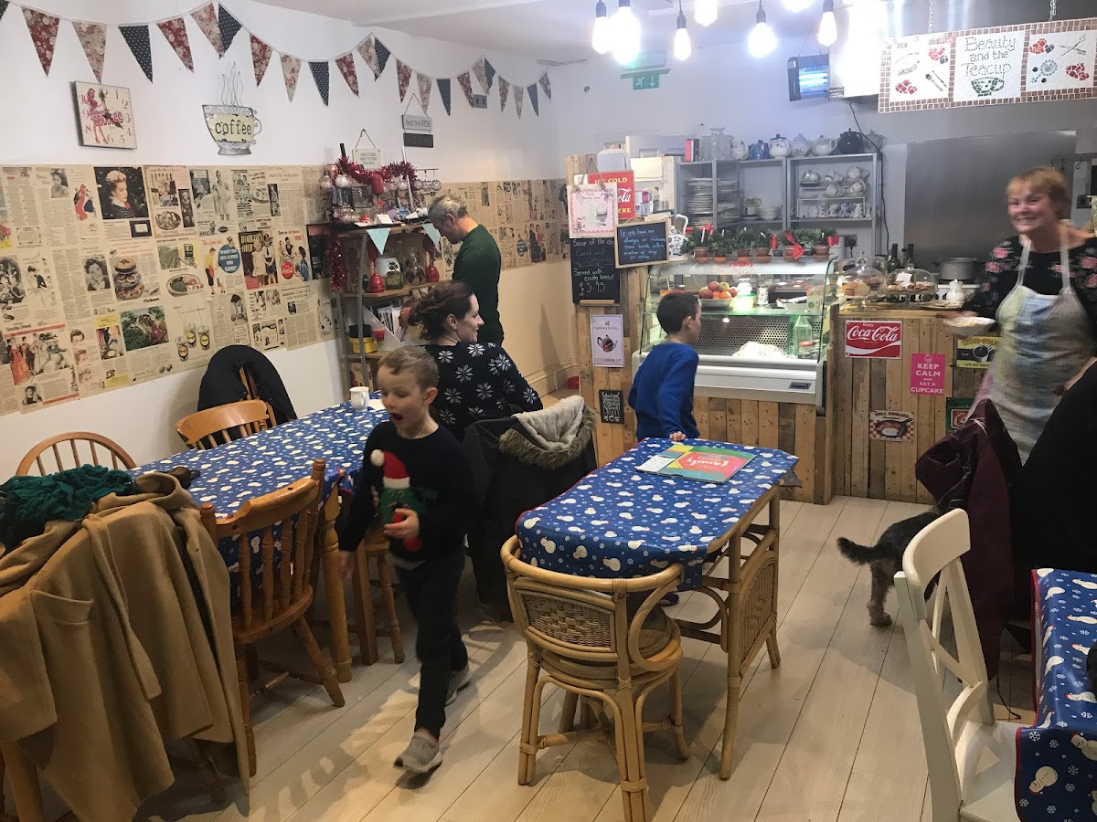 Beauty And The Teacup