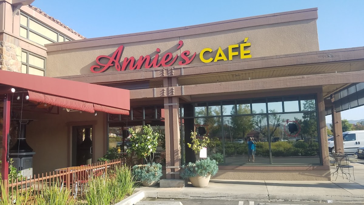 Annie's Cafe Lake Elsinore
