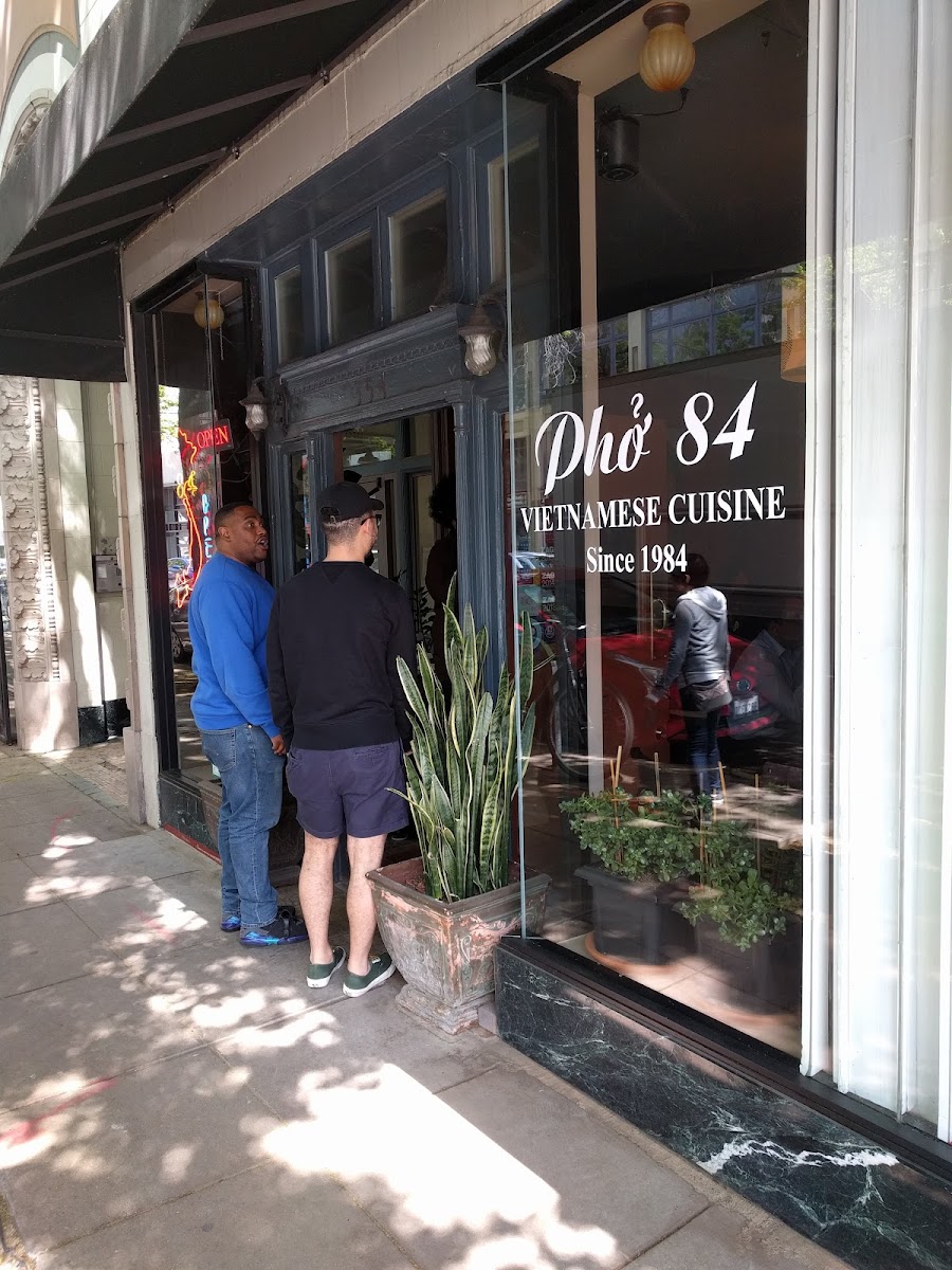 Pho 84