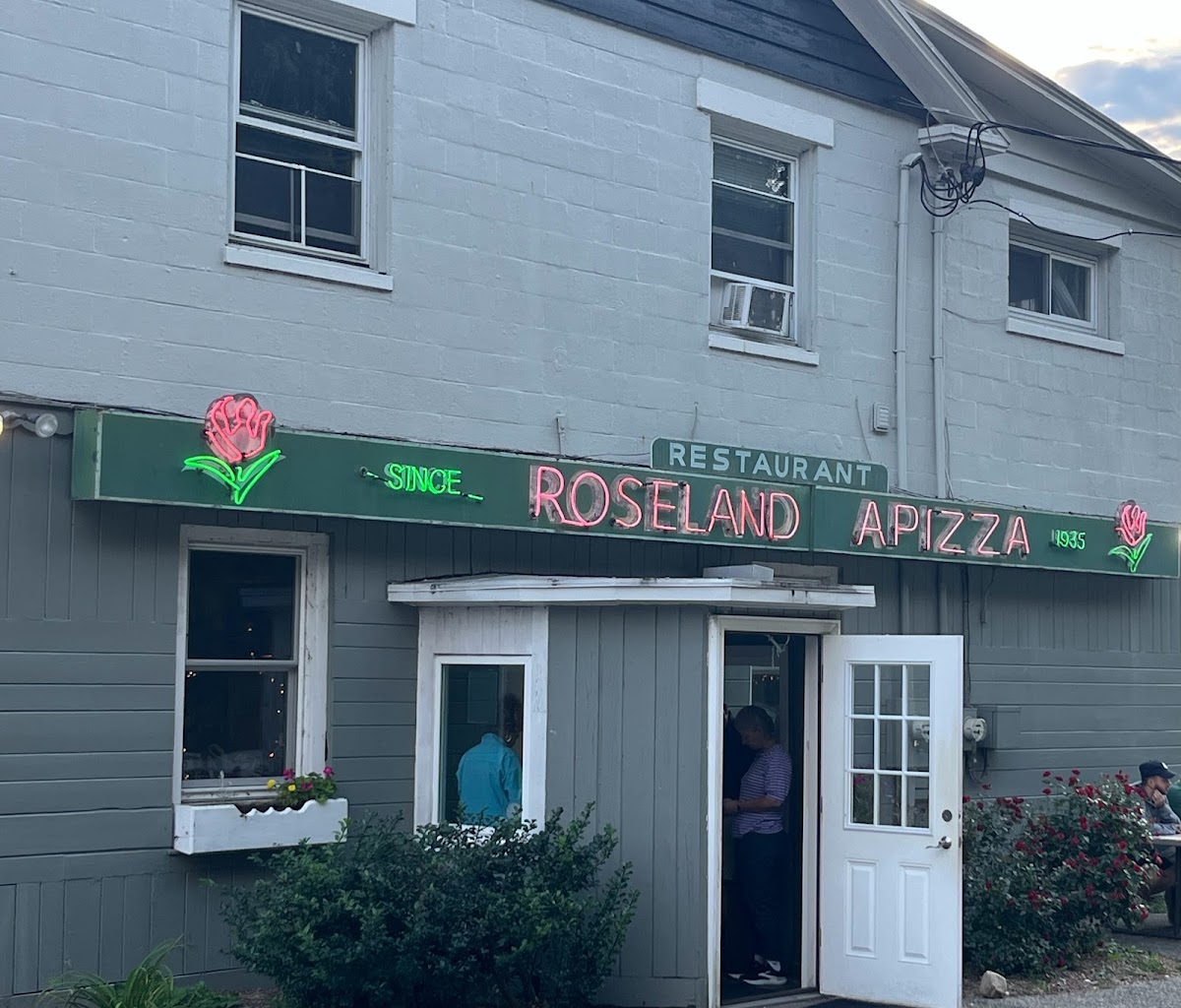 Roseland Apizza