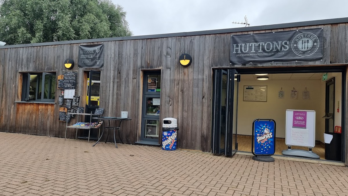 Huttons Cafe at Wickford Memorial Park