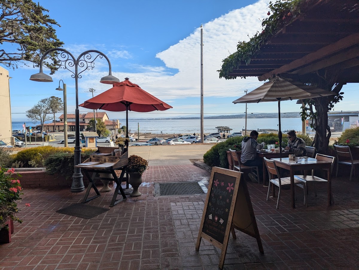 Wave Street Cafe
