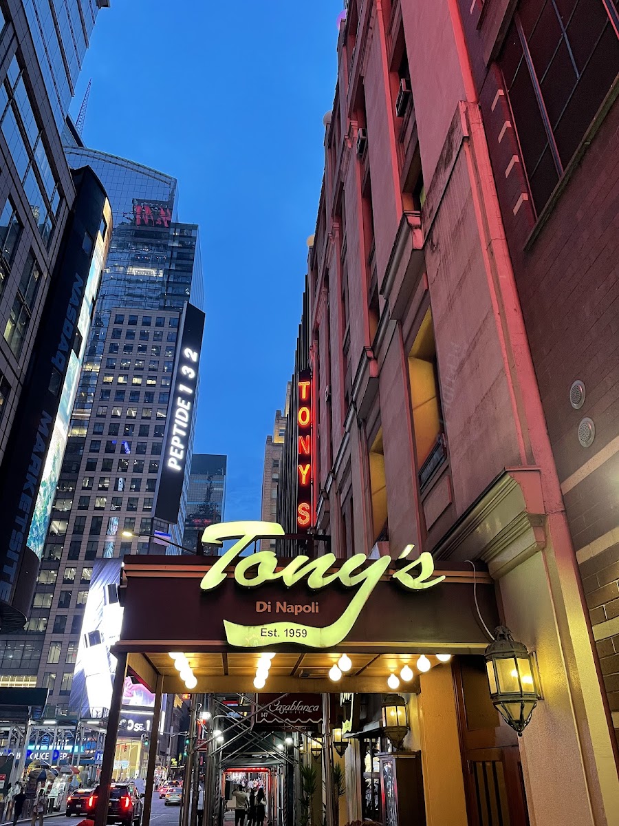 Tony's Di Napoli