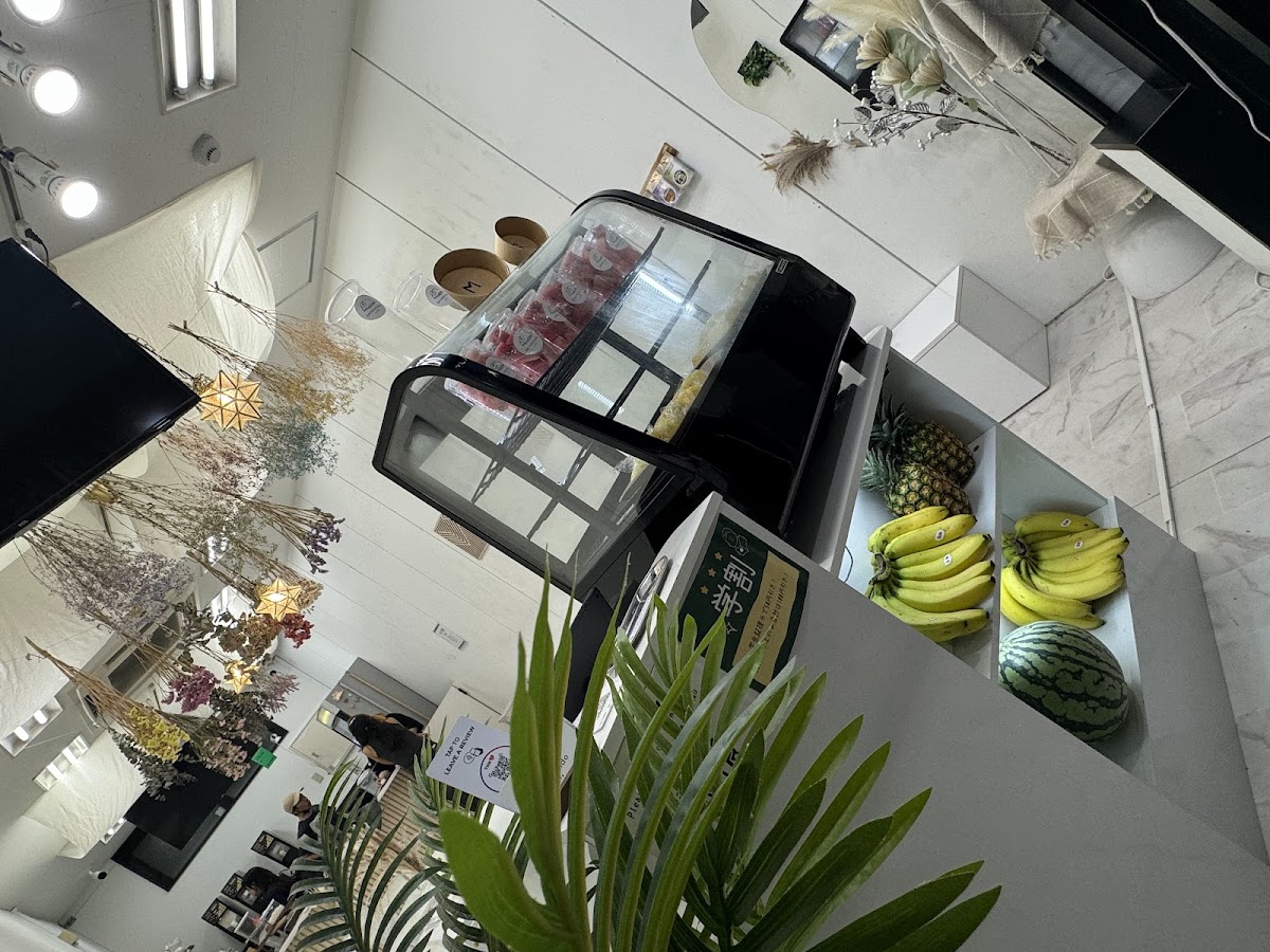 kanasando cafe【国際通りアサイーボール専門店】