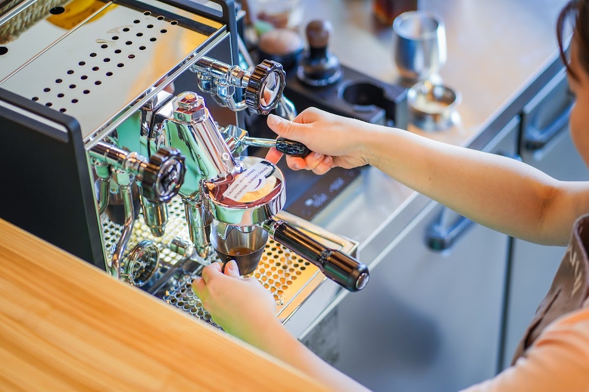 LEAFULL 新都心店