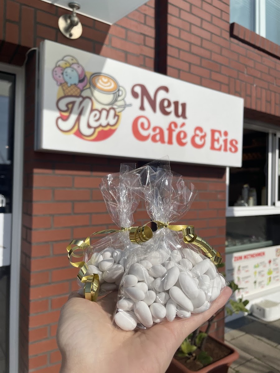 NEU Café & Eis , Frühstück