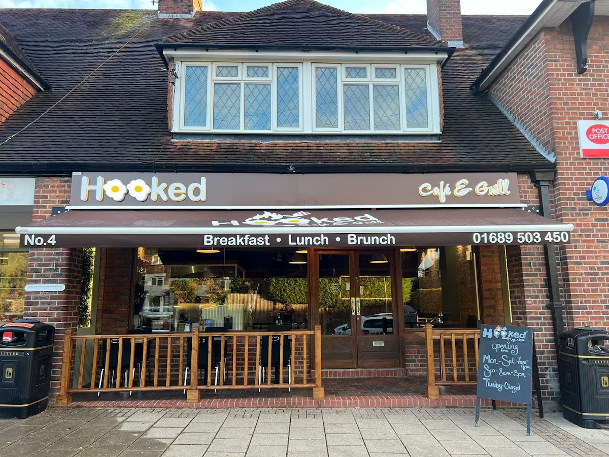 Hooked Café & Grill