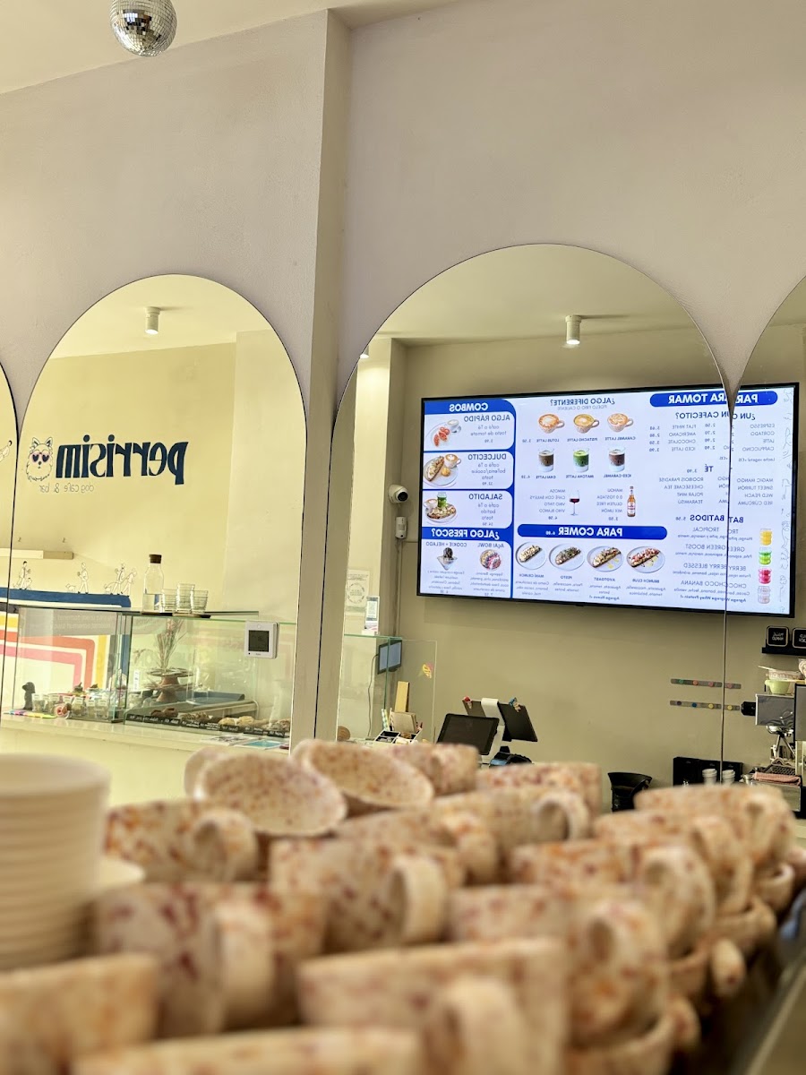 Perrisimo Dog Cafe & Bar