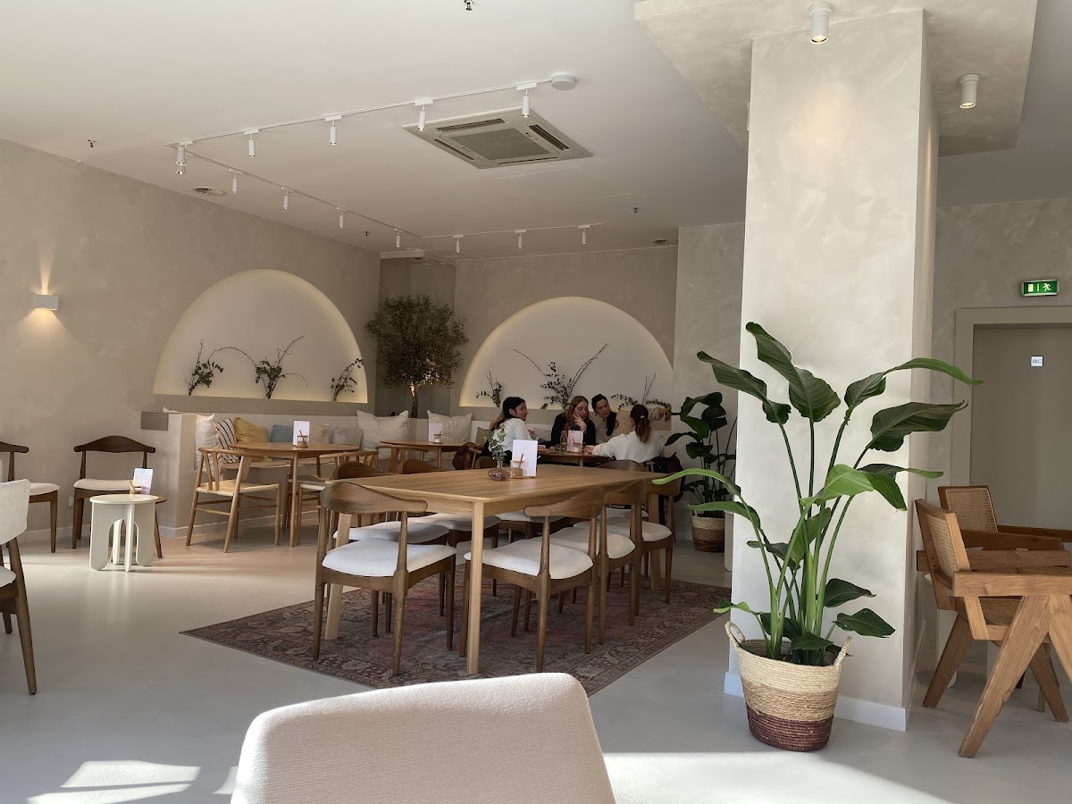 MAGO Coffee, Food & Drinks