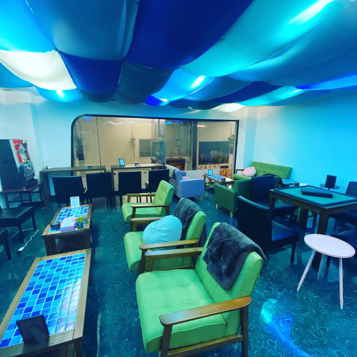 shisha cafe 麗しや睡蓮が華 (天満シーシャ&カフェ)/hookah cafe