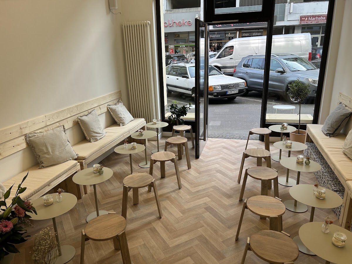 GOLDZEIT THE COFFEE CLUB © coffee x matcha bar