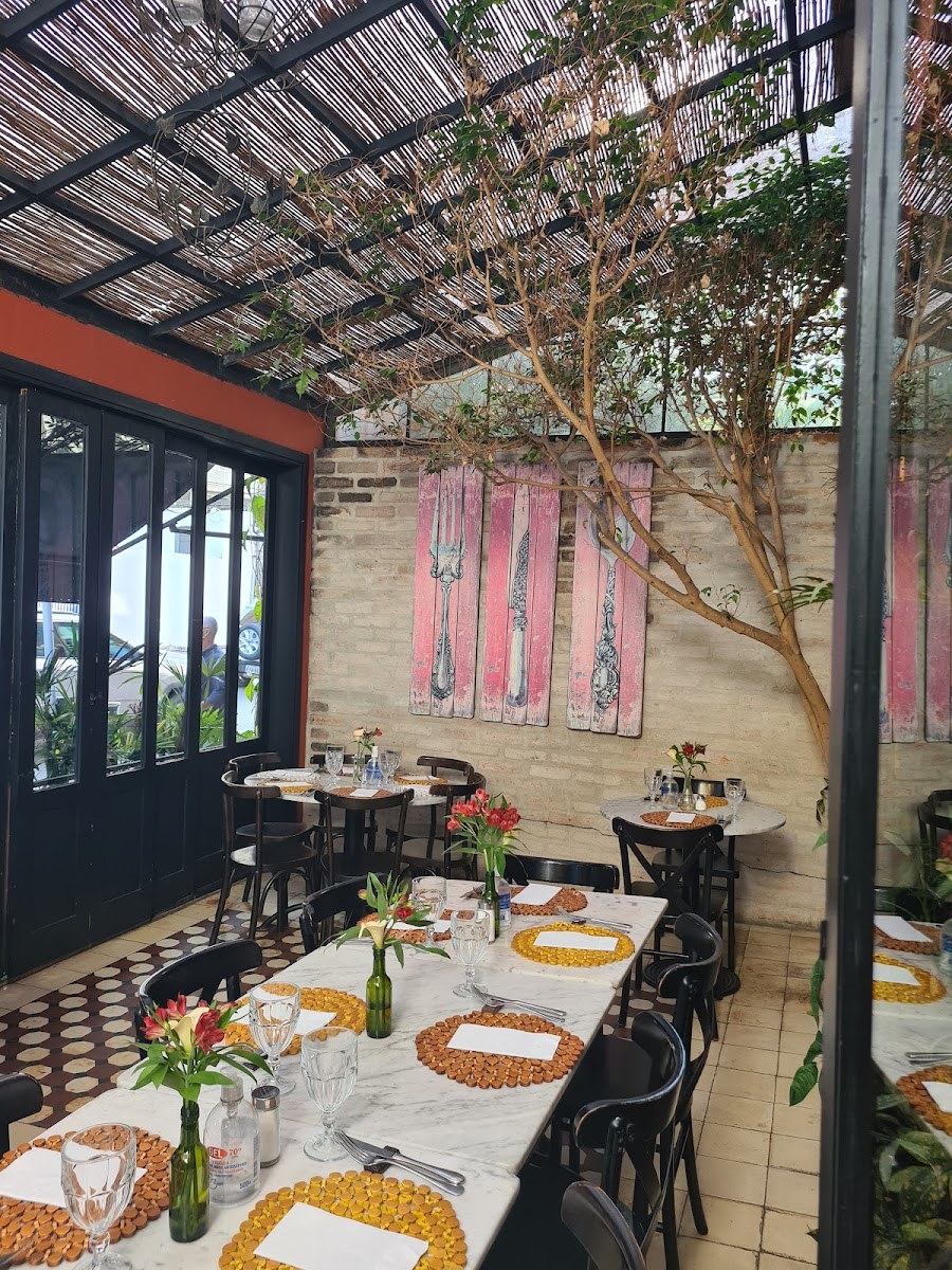 Prêt A Manger Café