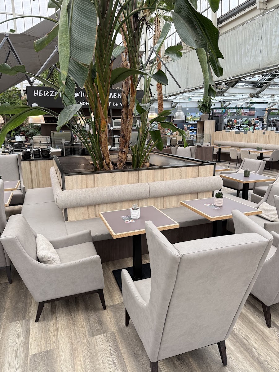 Dinger’s Palmencafe