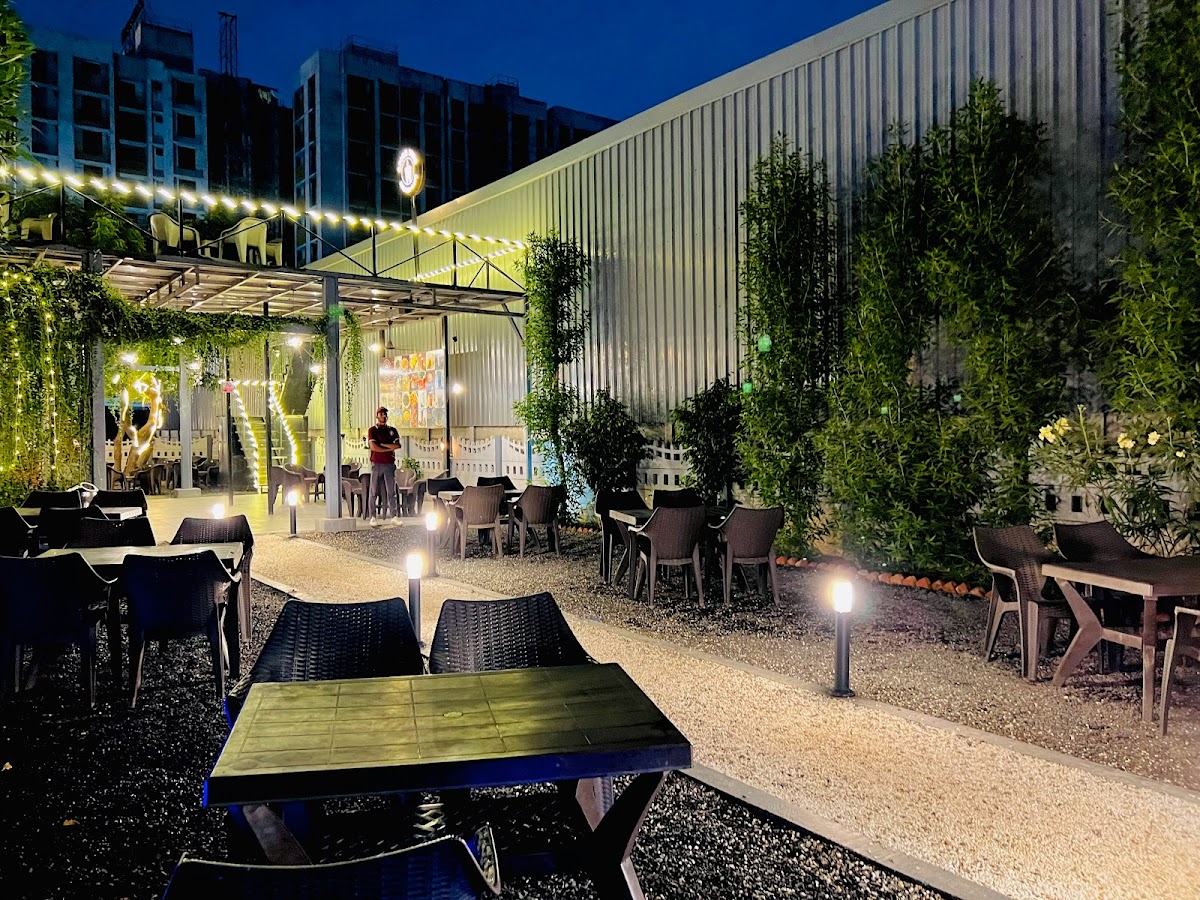 Bethak & Bluff Restro Cafe , South Bopal