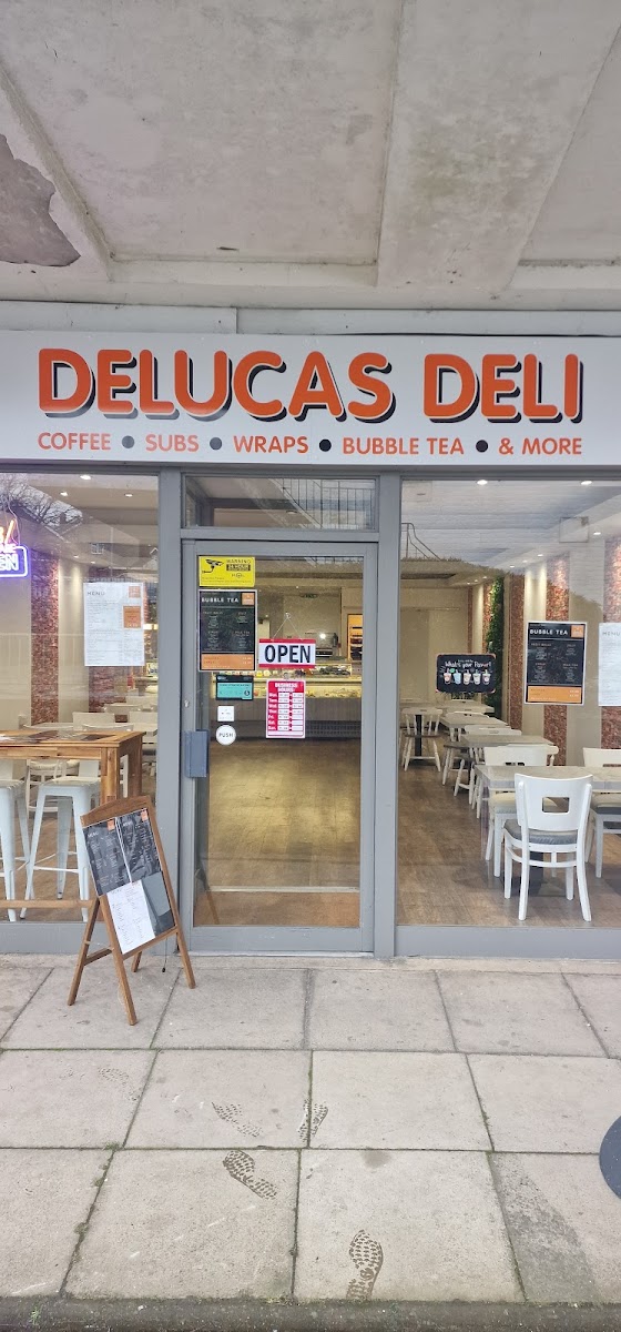 Delucas deli