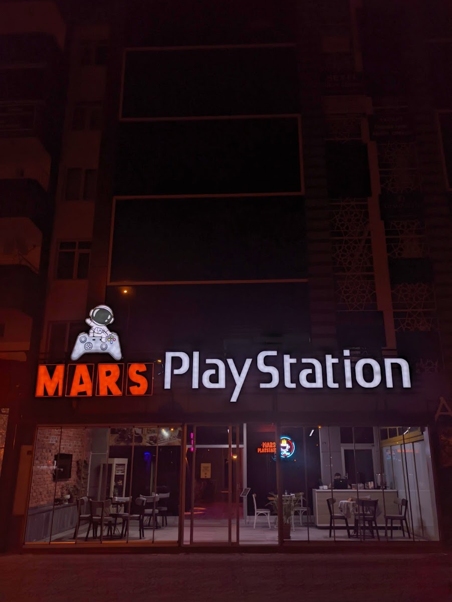 Mars Playstation Cafe
