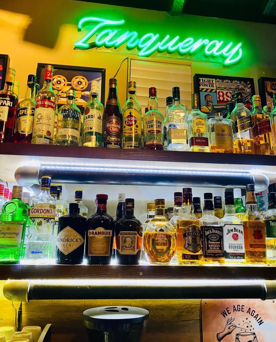 Square energy coffee bar