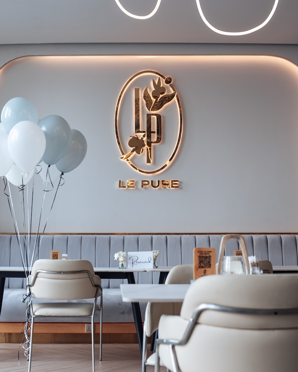 Le Pure specialty café & Restaurant
