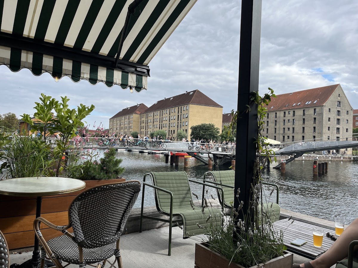 P88 Cafe & Coffee Bar