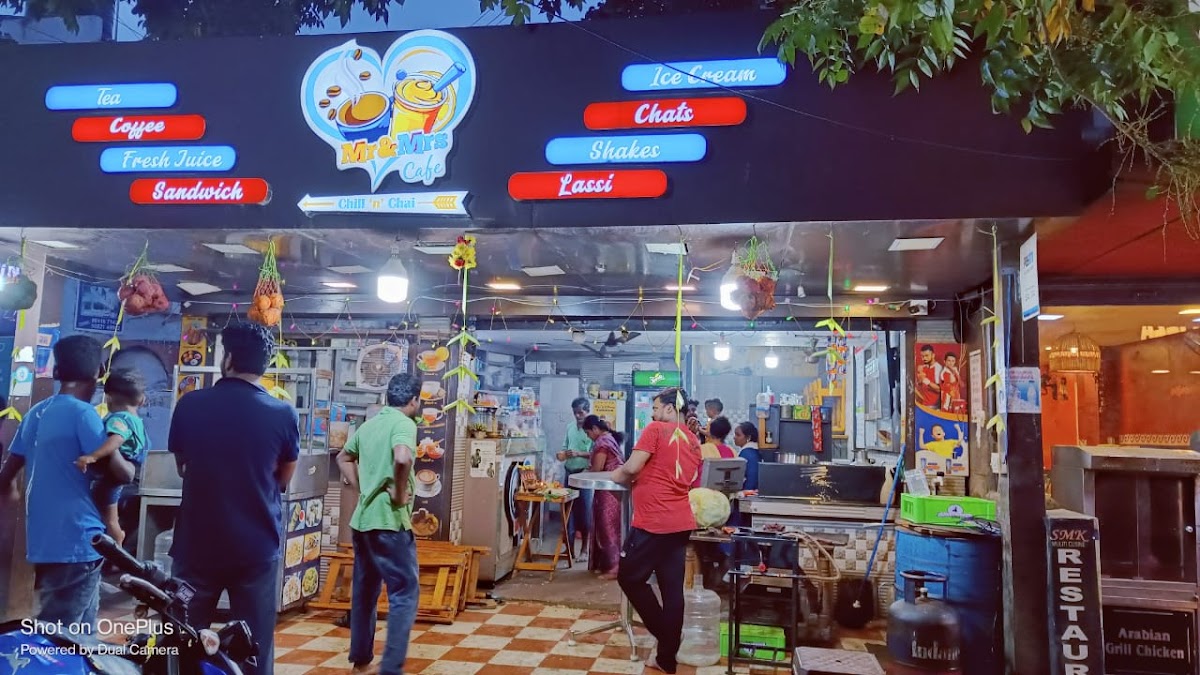 Mr & Mrs cafe
